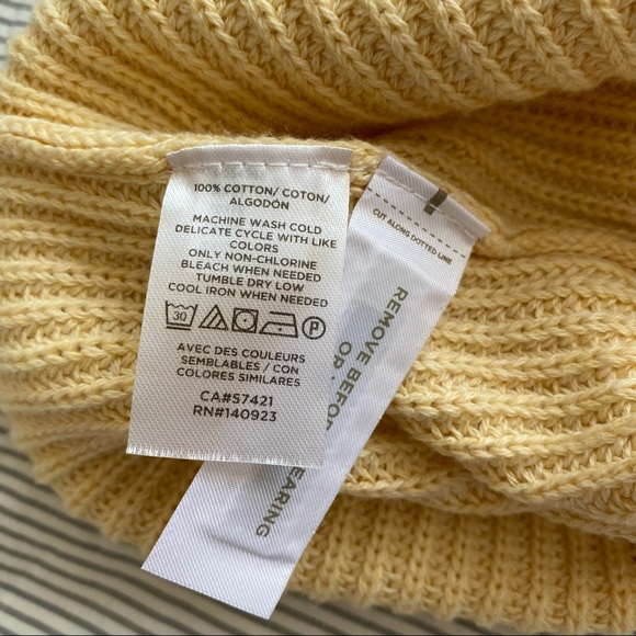 NWT. Loft, XL, soft yellow ribbed v-neck sweater. - Picture 3 of 4